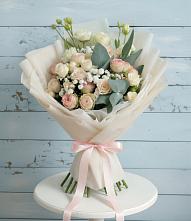Букет цветов из:  Розы и Лизиантусы в Орехово-Зуево