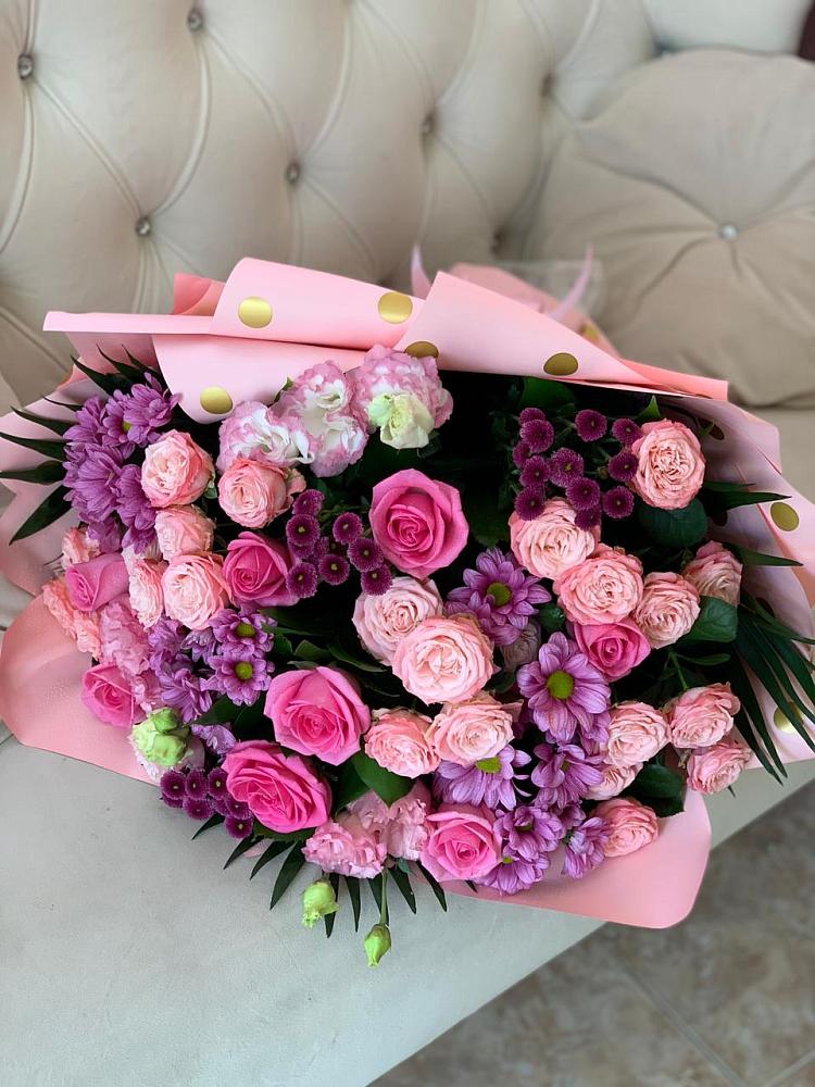 Букет цветов из: Хризантемы, Розы и Лизиантусы в Орехово-Зуево