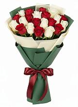 Букет Микс из красных и белых роз в Орехово-Зуево