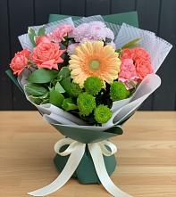 Букет цветов из:  Гвоздики, Розы, Герберы и Хризантемы в Орехово-Зуево