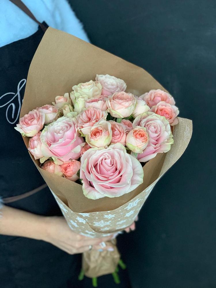 Букет цветов из: Хризантемы и Розы в Орехово-Зуево