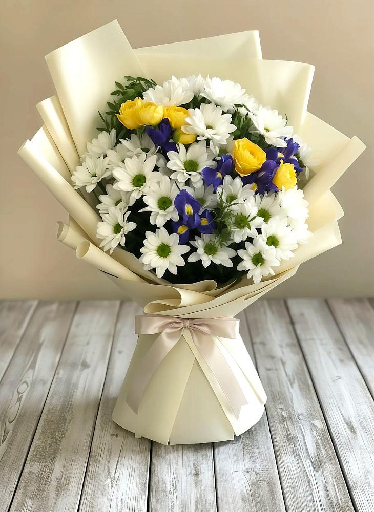 Букет цветов из: Ирисы, Хризантемы и Розы в Орехово-Зуево