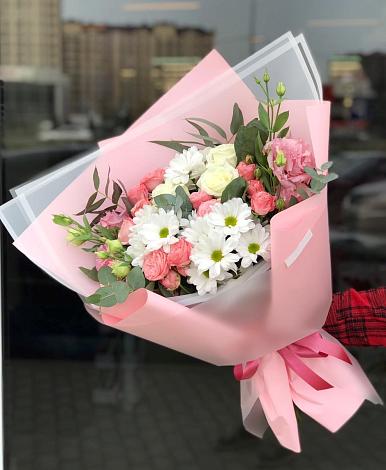 Букет цветов из: Розы, Лизиантусы и Хризантемы в Орехово-Зуево